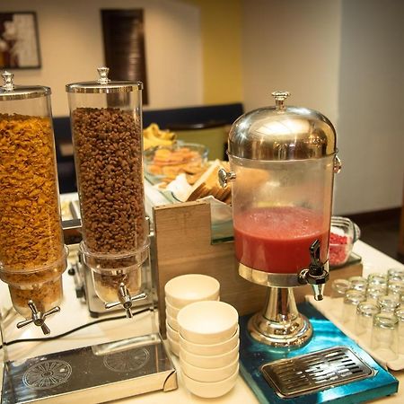 Hotel Abigail Goradia'S Sirdi Kültér fotó