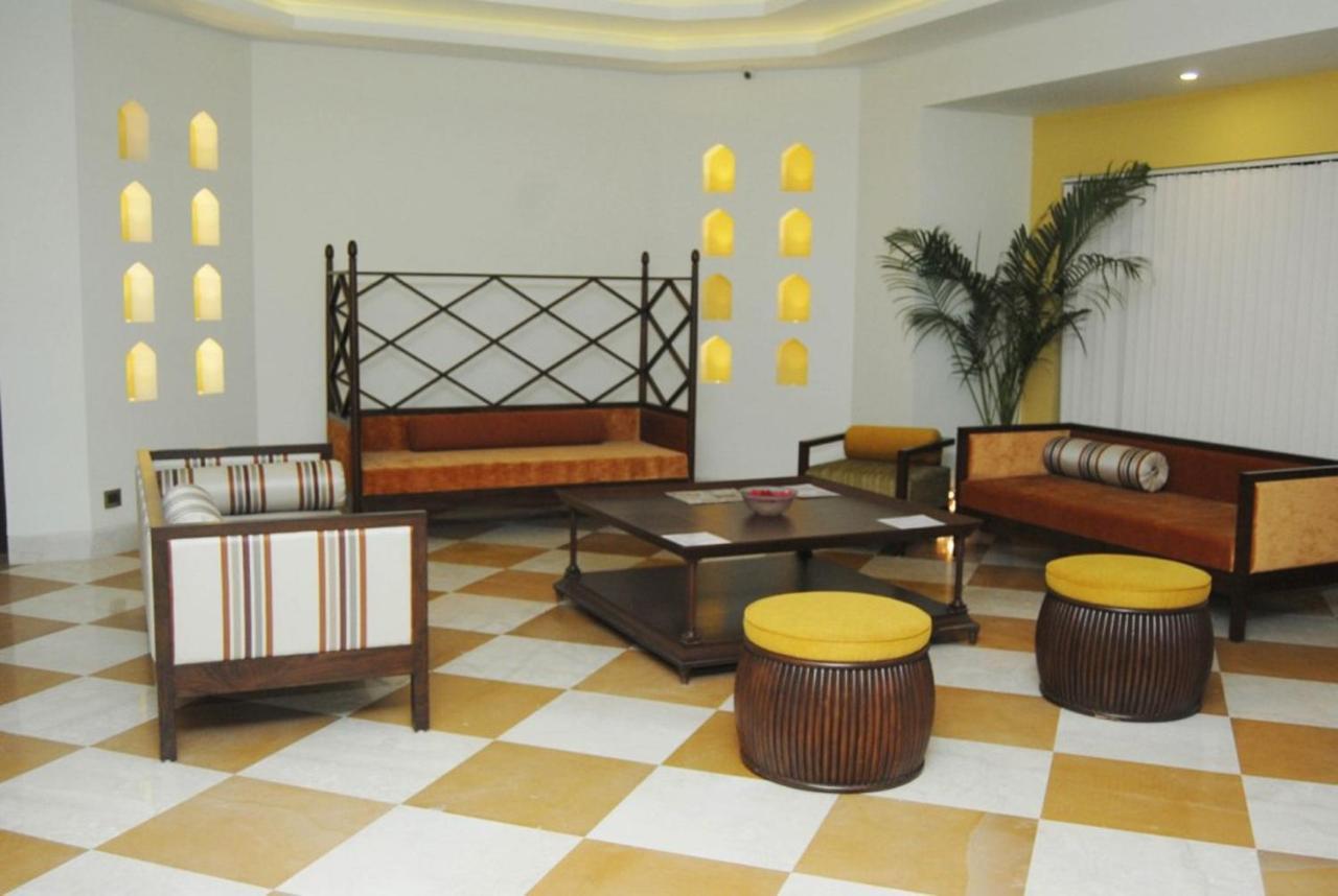 Hotel Abigail Goradia'S Sirdi Kültér fotó